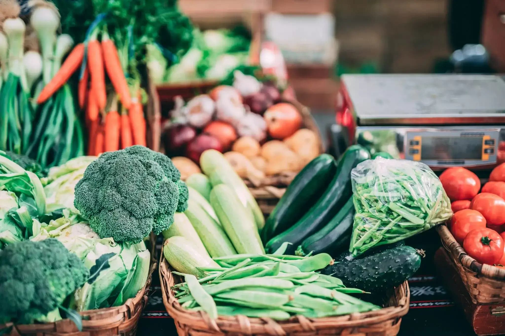 Grünzeug für eine gesunde Ernährung nach der Strahlentherapie