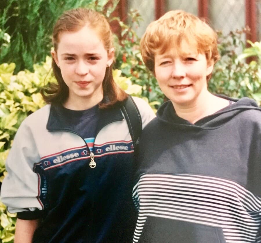 tânăr supraviețuitor al cancerului tumorii spinale