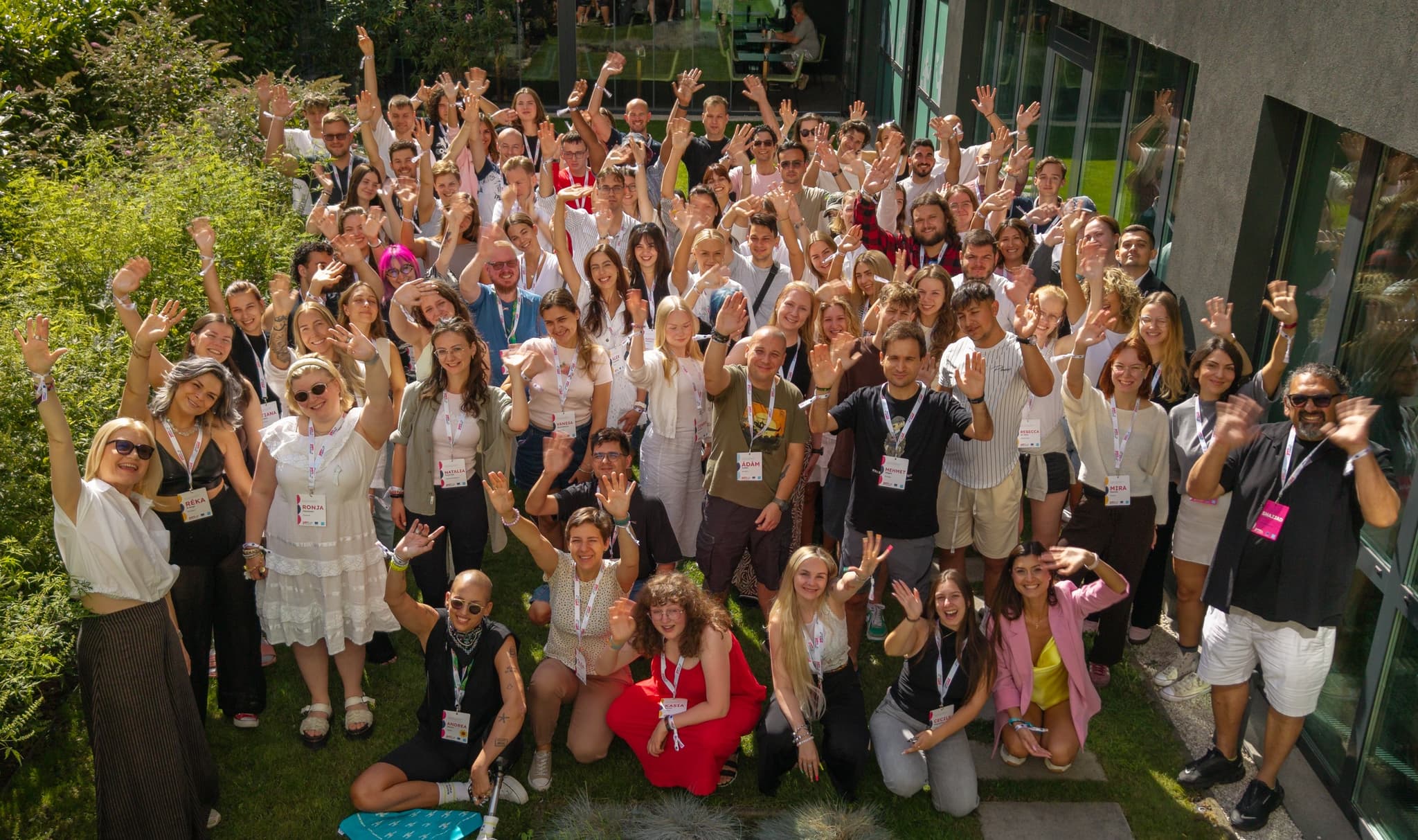 Young cancer survivors connecting online