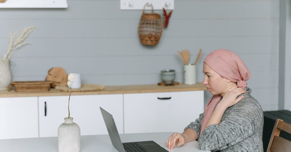 How to Communicate with Someone Battling Cancer: Tips for Empathy and Support